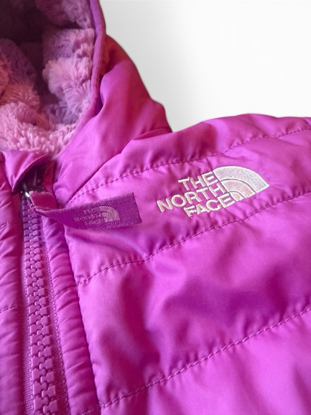 The North Face Toddler Girls Hot Pink Quilted Hooded Mossbud Reversible Jacket - Picture 6 of 10